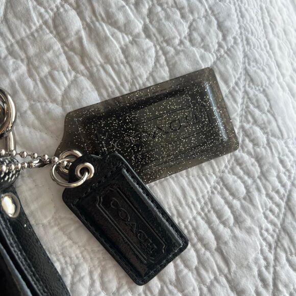 Coach Poppy Black Patent Leather Shoulder Bag/Crossbody Bag - Picture 3 of 15